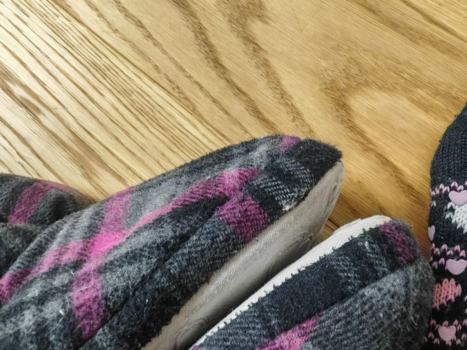 Zestaw skarpety i kapcie na chłodniejsze dni 38/39