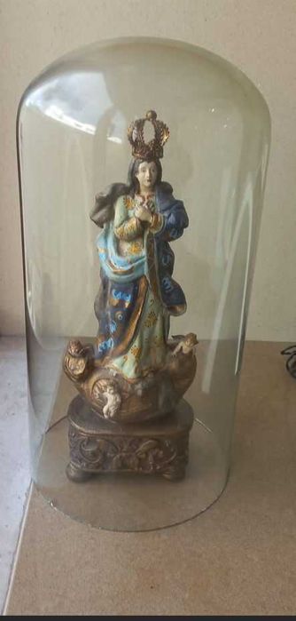 Escultura de Santa + Campânula em vidro