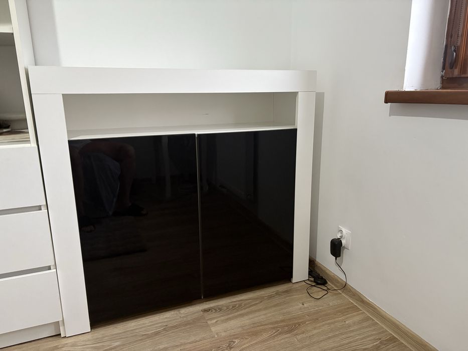 Komoda Biała z czarnymi frontami