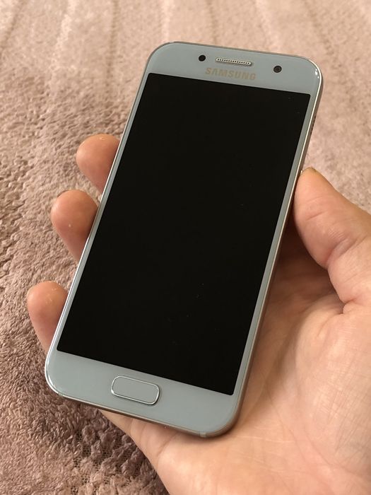 Телефон Samsung Galaxy A3 2017 NFC класний стан