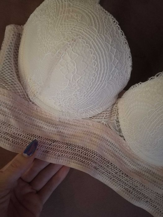 Biustonosz 70 B Reserved  jasny różowy