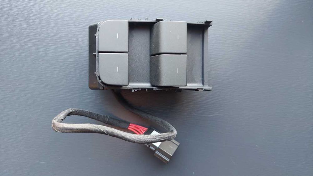 Блок управління склопідйомниками дверей водія матові Tesla Model 3,Y