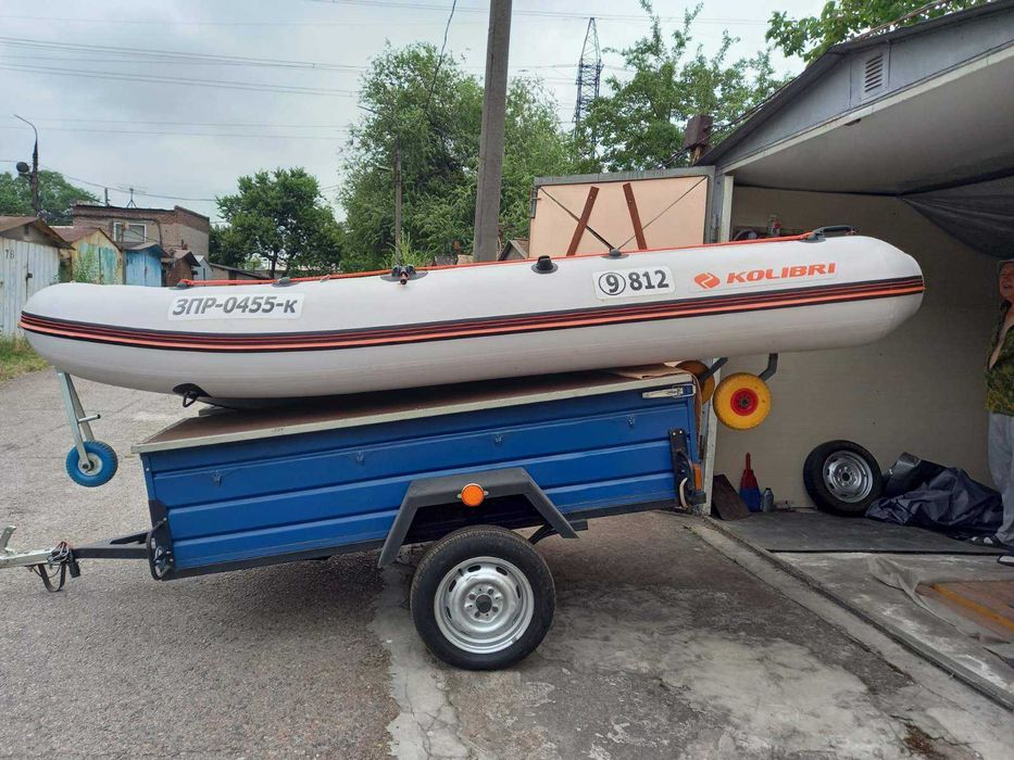 продам надувную лодку килевую