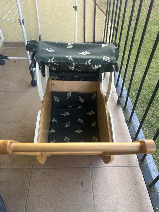 Drewniany wózek dla lalek – łabędź, solidny, piękny