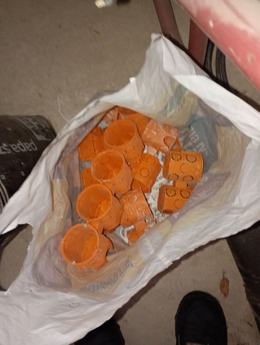 Puszki elektryczne podtynkowe /gipskarton