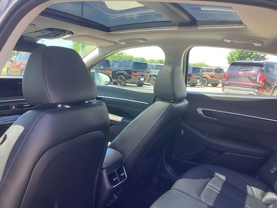Hyundai Sonata Limited      2023