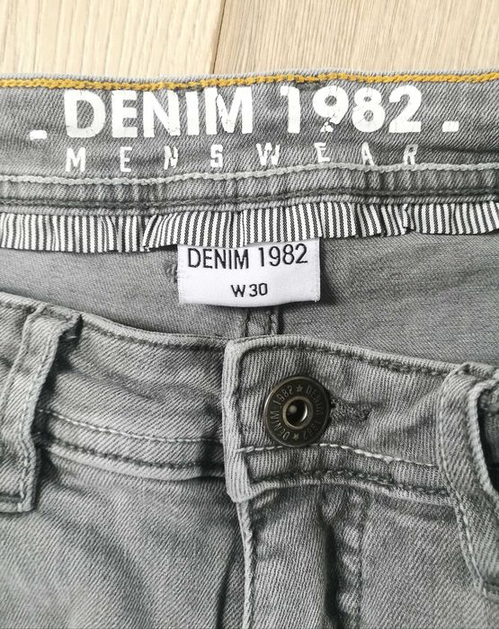 Męskie krótkie spodnie szary jeans M