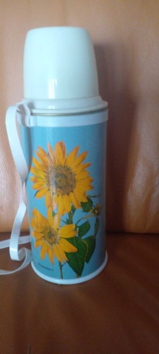 Продам термоси и термокружки б.у