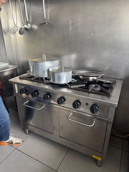 Fogão a gás industrial 6 bocas + prensa + grelhador – 1600€