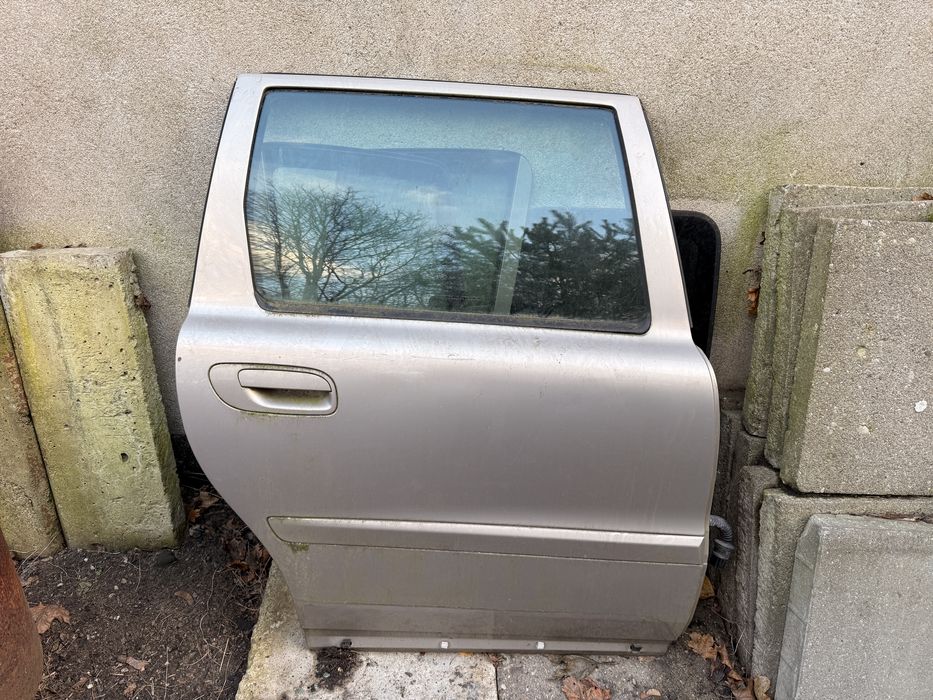 Drzwi volvo xc70 gen. 1 prawy tył