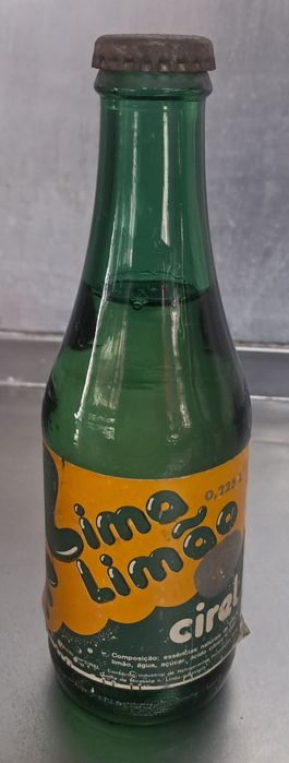 Garrafas antigas ainda fechadas inicio anos 90