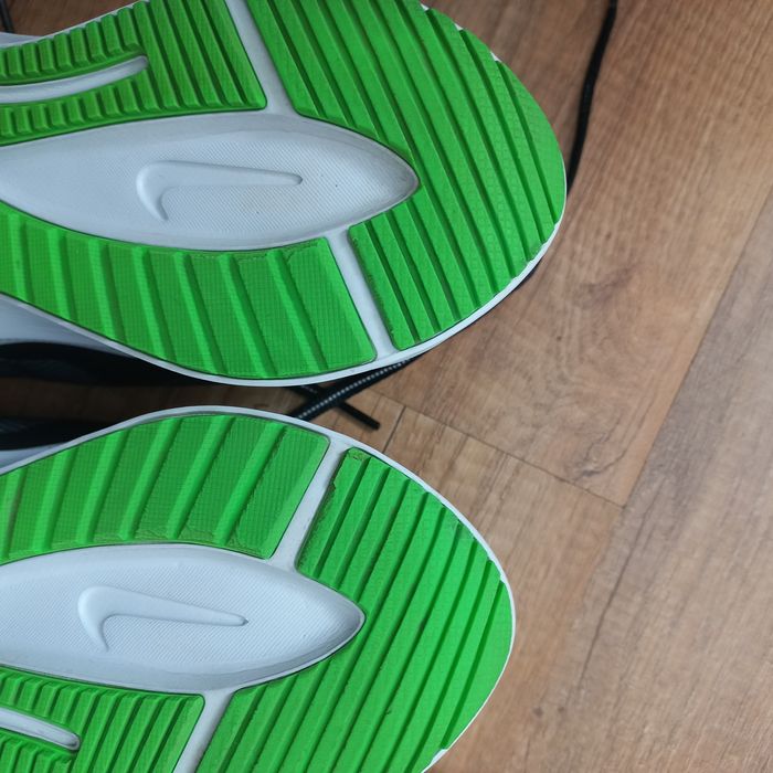 Кросівки Nike Quest 3 Shield 
Оригінал!