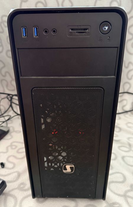 Komputer gamingowy Intel Core i3 8350K 4-rdzeniowy 8GB RAM, monitor