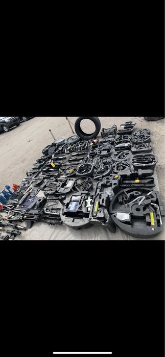 Буксировочний крюк Домкрат Автокомпресор Bmw Mercedes Audi Honda VW