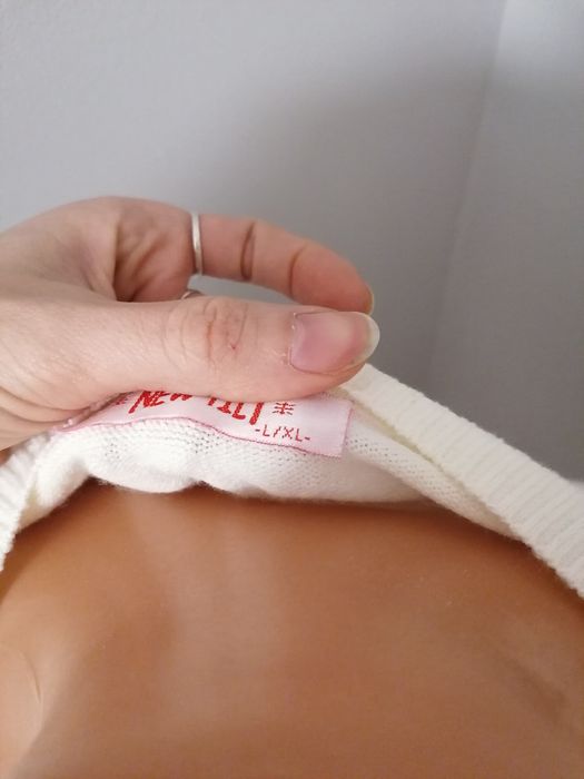 Sweter damski wełna kremowy delikatny muły przyjemny