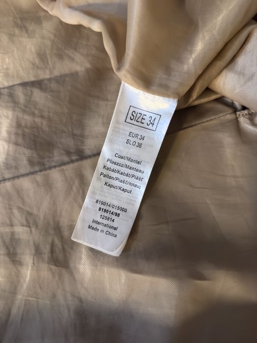 Płaszcz Orsay złoto-beżowy trencz dwurzędowy (bez paska)