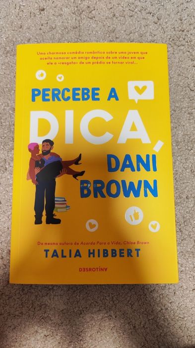 Livro "Percebe a dica, Dani Brown"