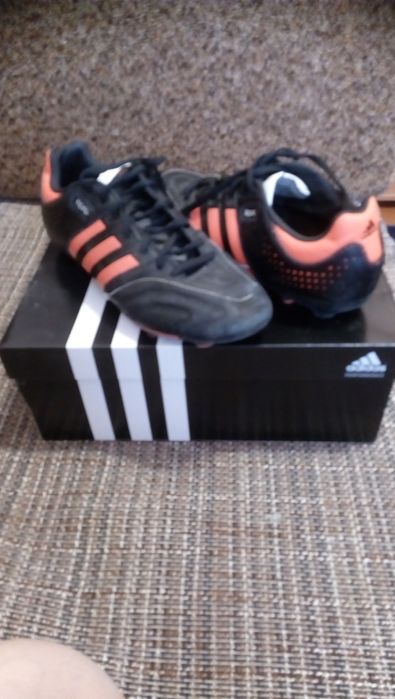 Продам мужские кроссовки