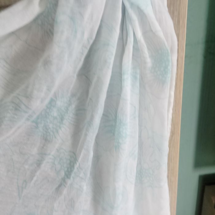 Szalik damski apaszka cienka wiosenna chusta kwiaty