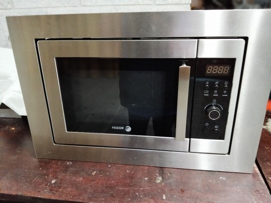 Microondas completamente novo