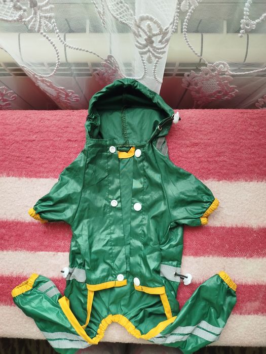 Продам дождевик для собак