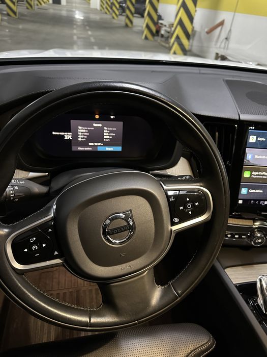 Volvo XC60 2022 Официальный