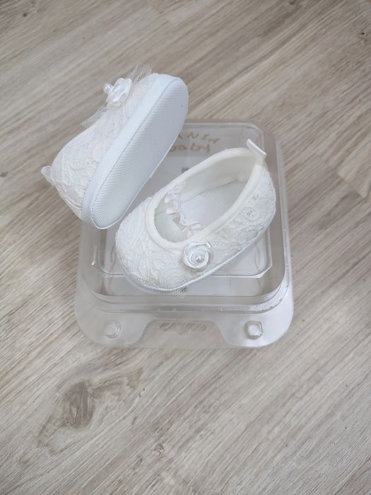 Buty buciki do chrztu ecru