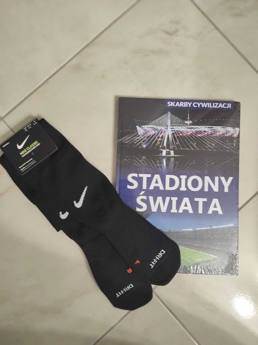 Zestaw sportowy - podkolanówki Nike + książka