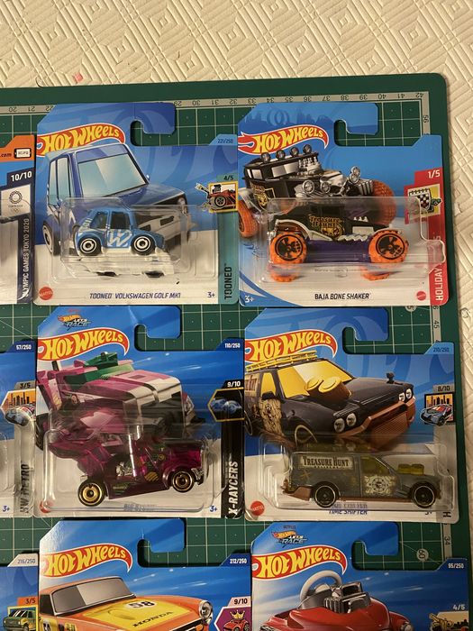 Hot wheels treasure hunt lote
