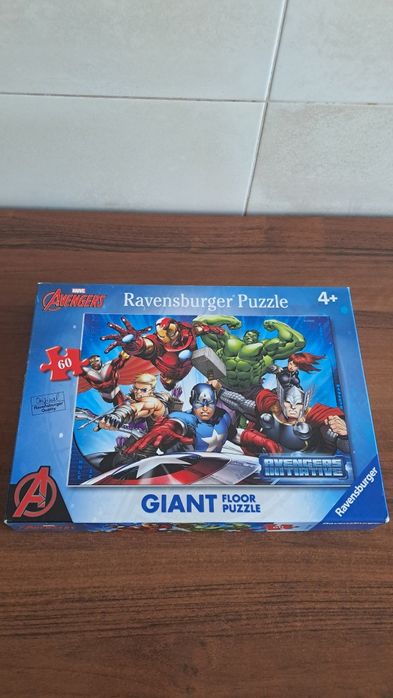 Пазли або складанка MARVEL AVENGERS Ravensburger.