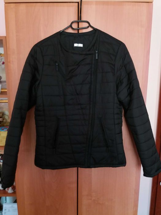 Czarna lekka pikowana kurtka ramoneska 38 M