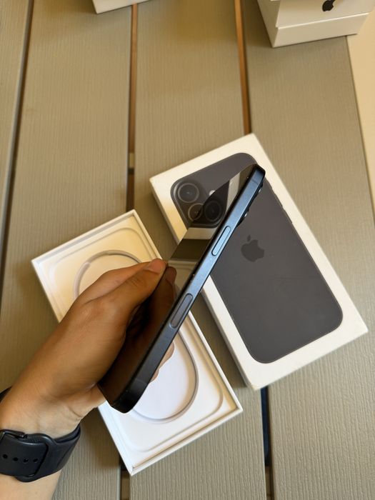 iPhone 16 - 128GB | Preto