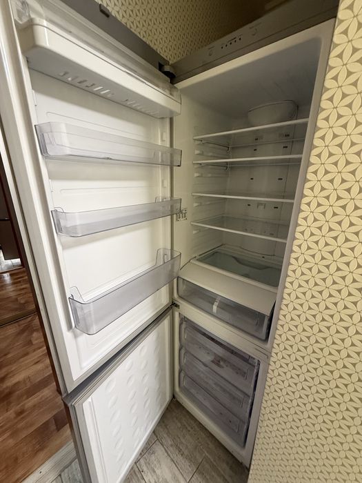 Продам холодильник Samsung