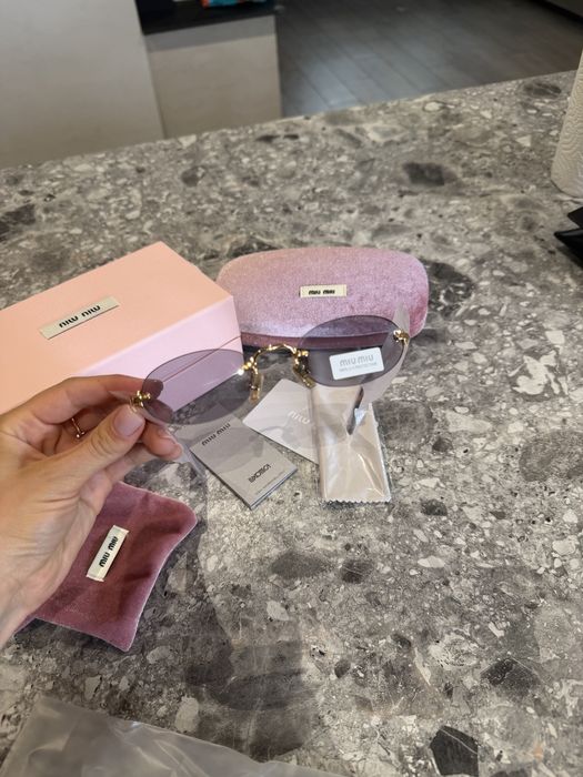 Сонцезахисні очки miu miu