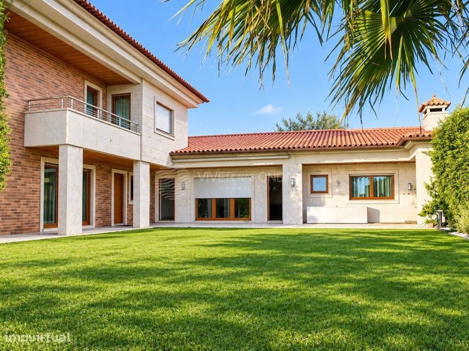 Moradia de Luxo T6 com Vista Panorâmica de Rio e Mar - Esposende