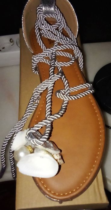 chinelas novas á 10€