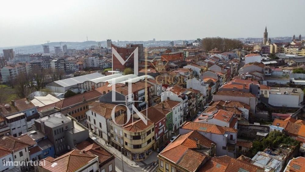 T2 Renovado com Garagem – Marquês | Porto