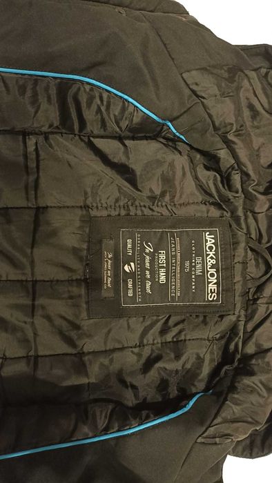 Czarna, ocieplana kurtka męska marki Jack&Jones rozmiar M + czapka gratis