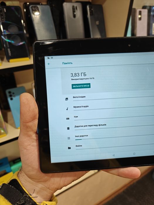 Планшет Lenovo TB-X104F 2/16GB 10" гарний стан!