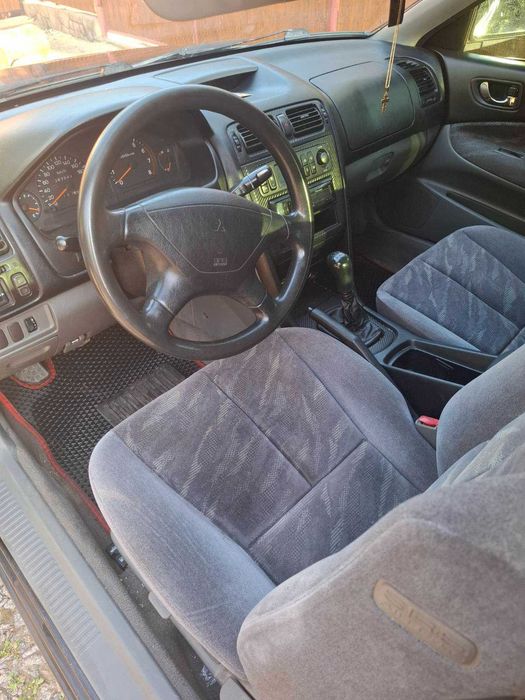 Mitsubishi Galant 2001