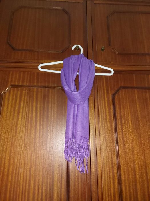 Pashmina de cor lilás