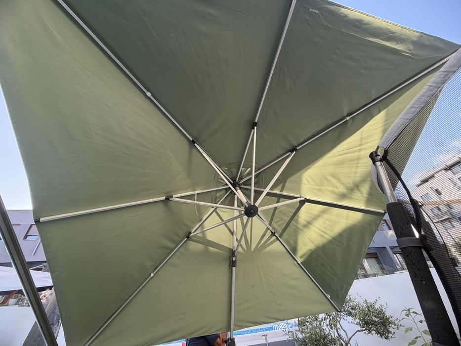 Guarda Sol 3mx3m com base giratoria e 4contrapesos
