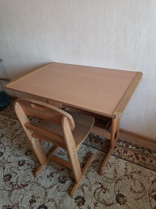 Стіл парта стілець зростаючі