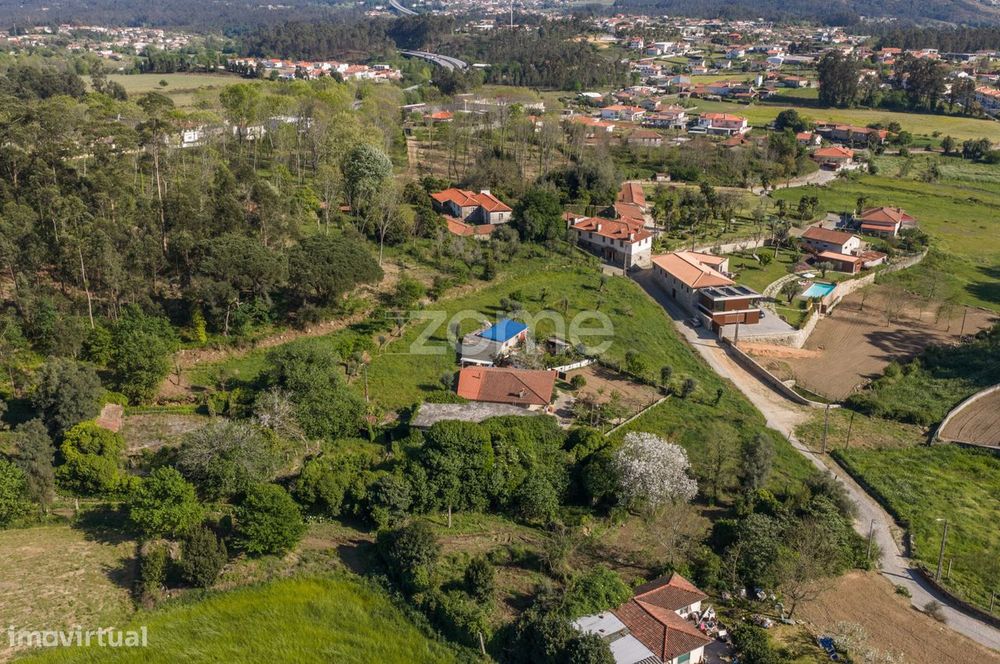Plot of land with approved project for a single-storey residence