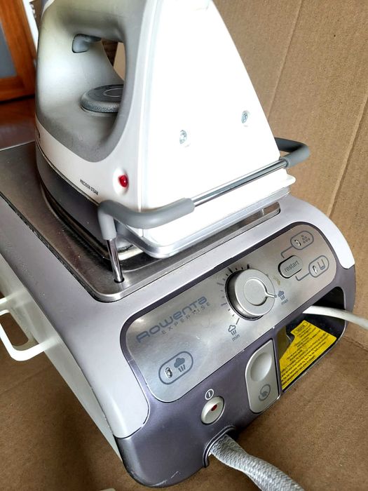 Ferro de Engomar com Base de Vapor - Rowenta Expertise