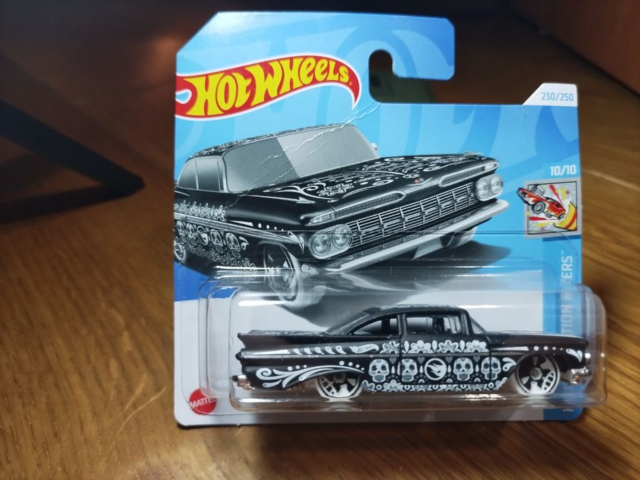 Продам машинку hot wheels ТХ