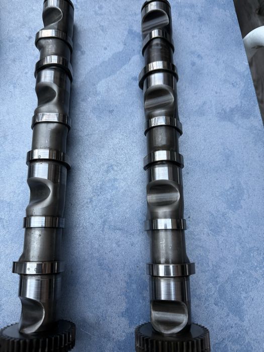 Wałek rozrządu Audi A6 2.5 tdi Bdg oryginał