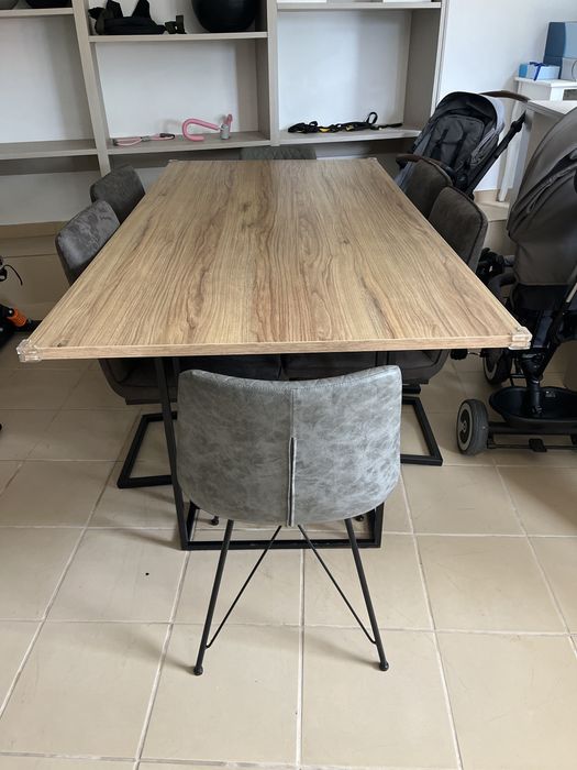 Mesa de cozinha + 4 cadeiras