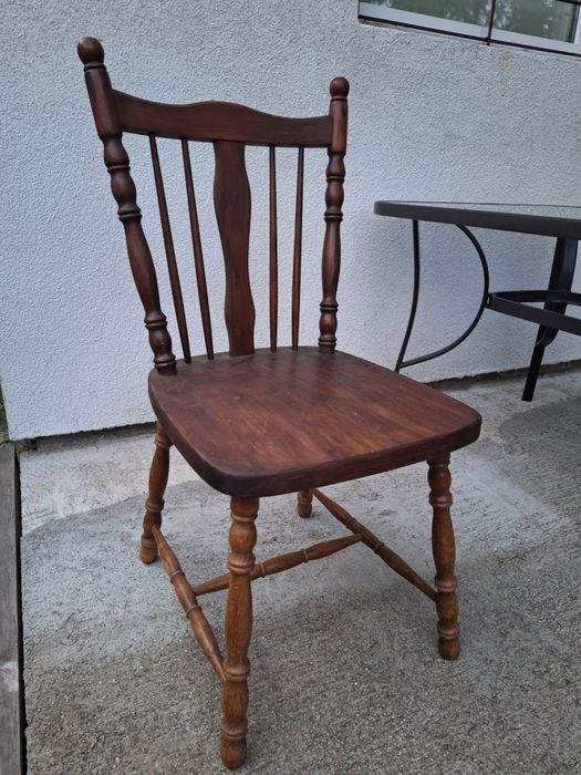 Krzesło solidne drewniane