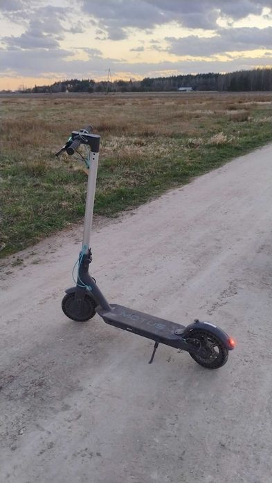 Sprzedam hulajnogę elektryczną Motus Scooty 8.5